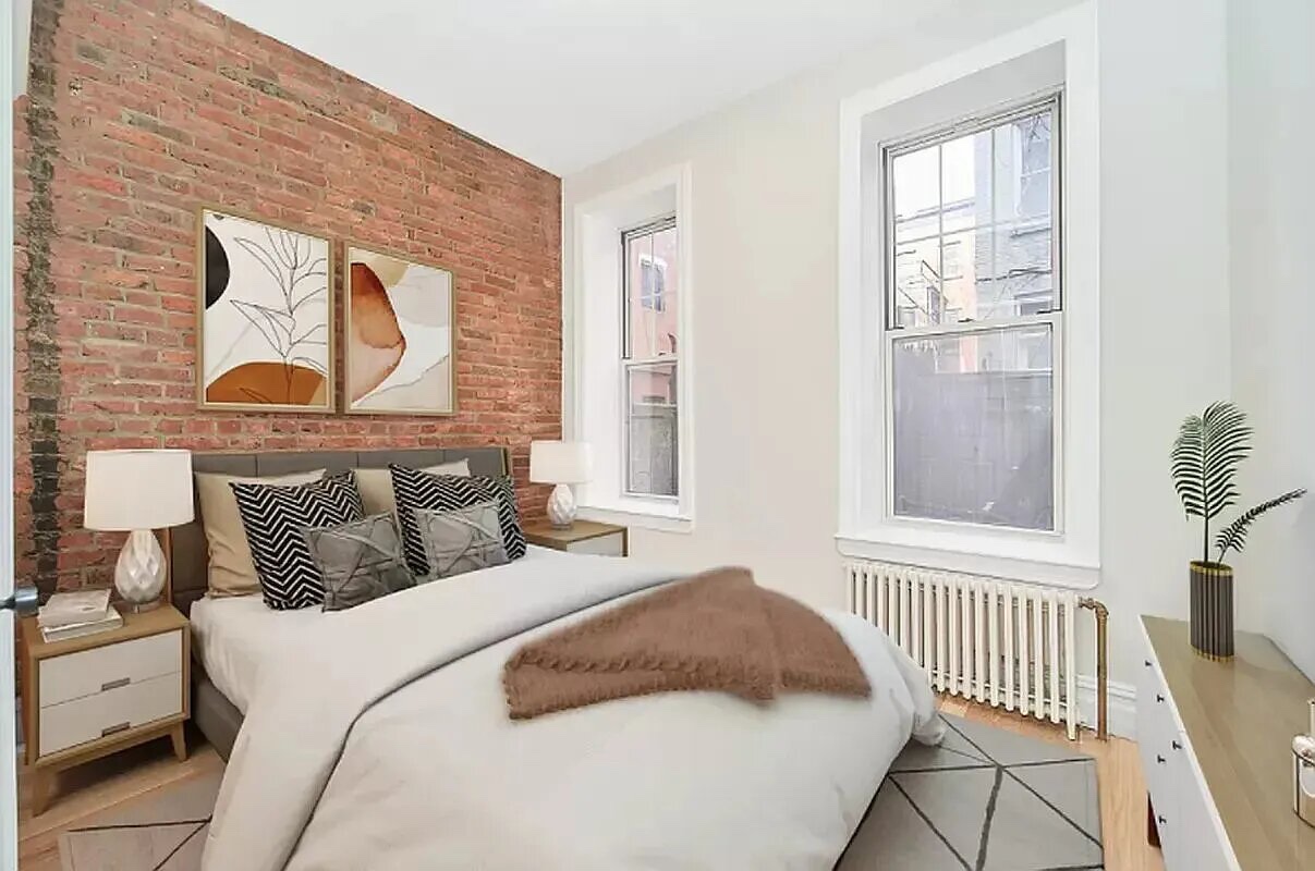 247 Broome Street 5D, Lower East Side, Downtown, NYC - 2 Bedrooms  
1 Bathrooms  
4 Rooms - 