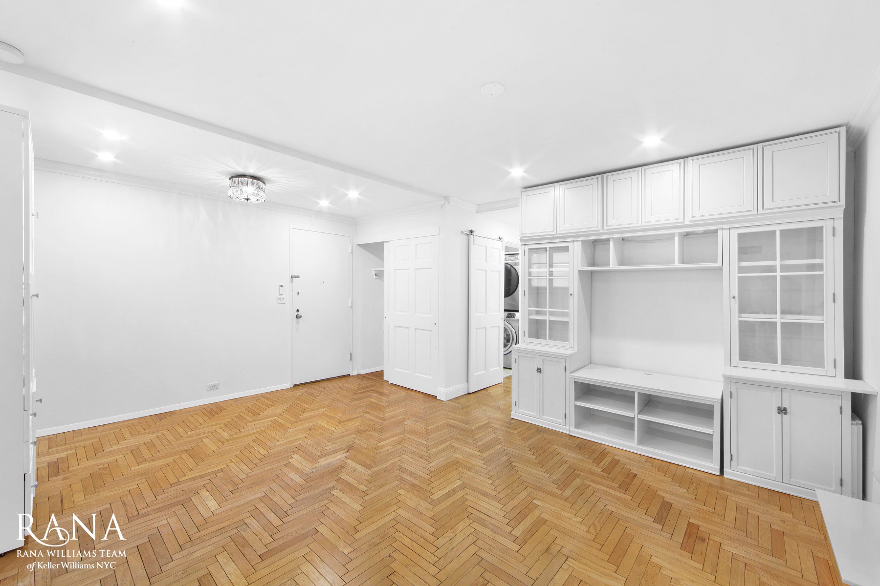 106 Central Park 5F, Midtown Center, Midtown East, NYC - 1 Bedrooms  
1.5 Bathrooms  
3 Rooms - 
