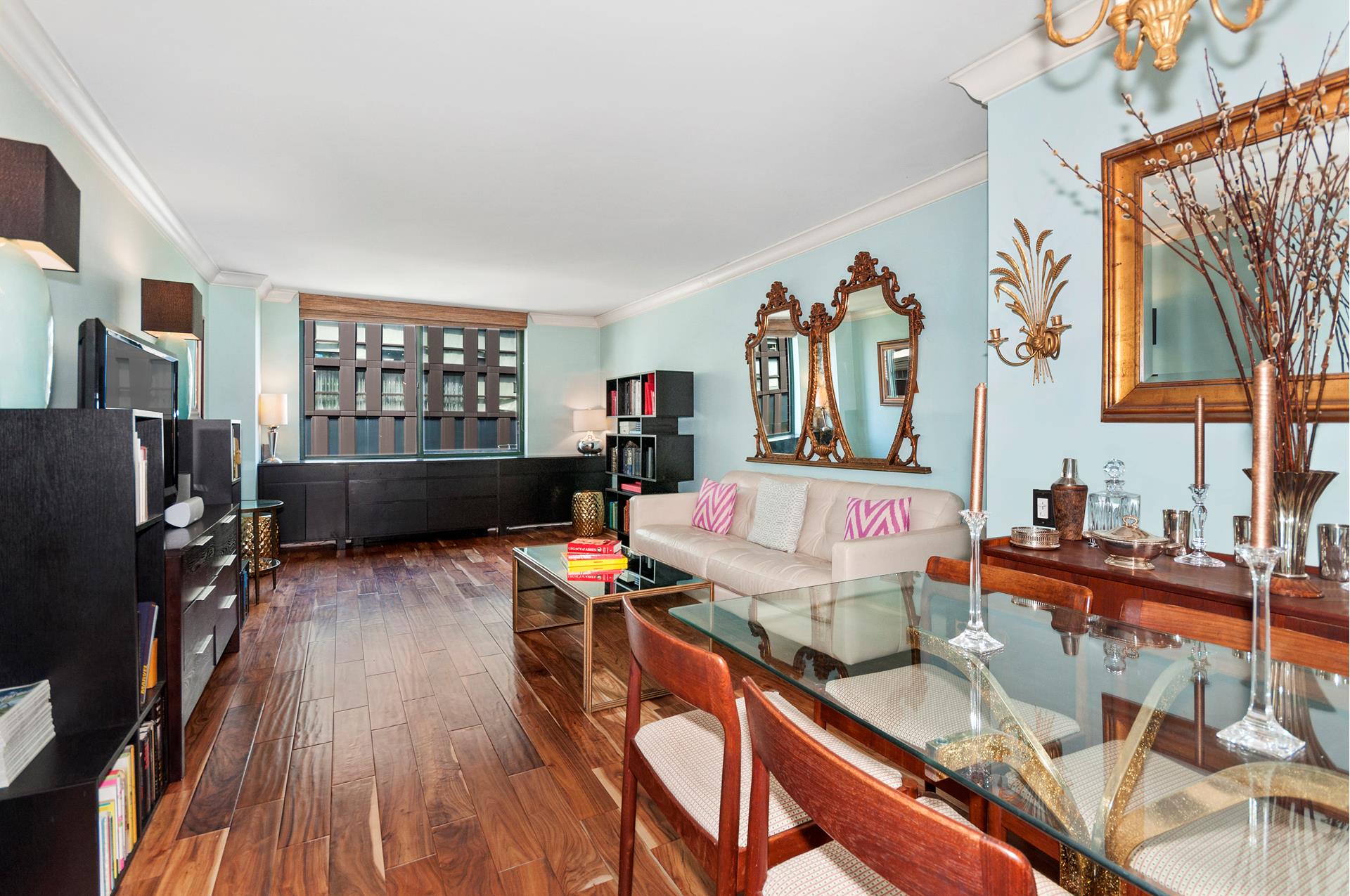 275 Greenwich Street 5J, Tribeca, Downtown, NYC - 1 Bedrooms  
1 Bathrooms  
3 Rooms - 