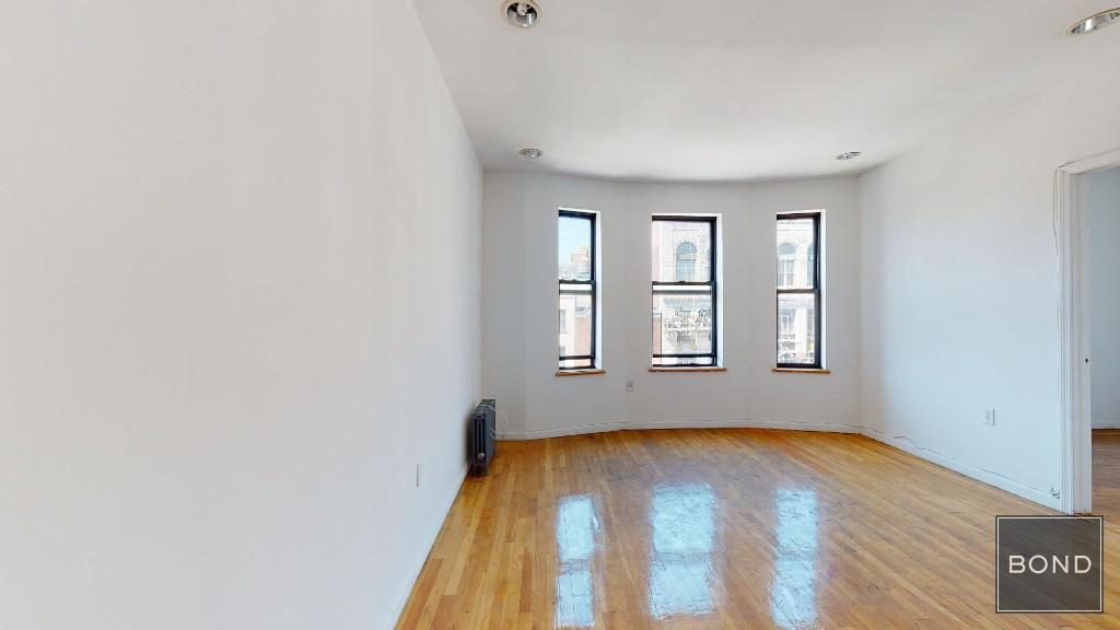 104 2nd Avenue 18, East Village, Downtown, NYC - 3 Bedrooms  
1 Bathrooms  
5 Rooms - 