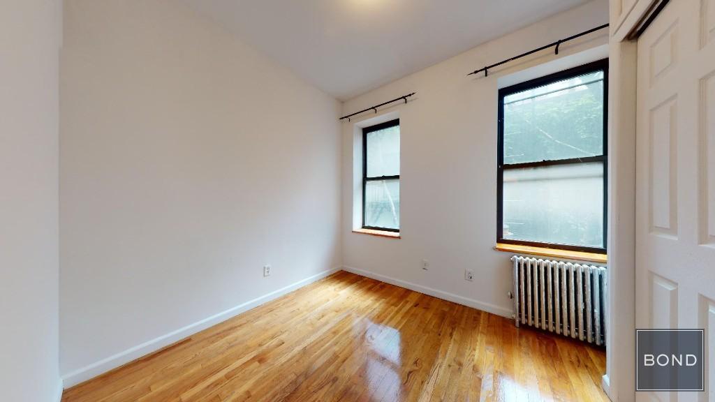 214 East 10th Street 3, East Village, Downtown, NYC - 1 Bedrooms  
1 Bathrooms  
3 Rooms - 