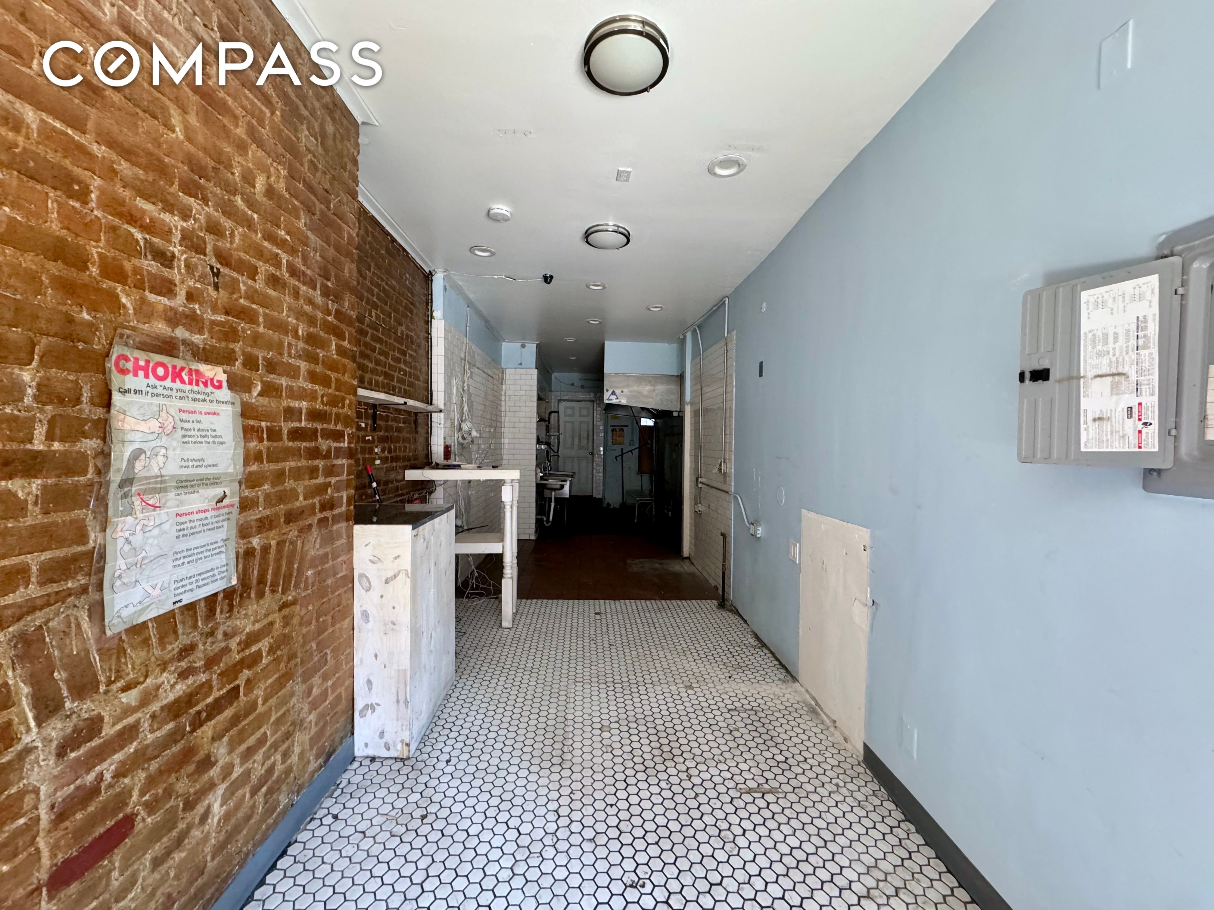 393 Classon Avenue Cml1, Bedford-Stuyvesant, Downtown, NYC - 1.5 Bathrooms  
1 Rooms - 