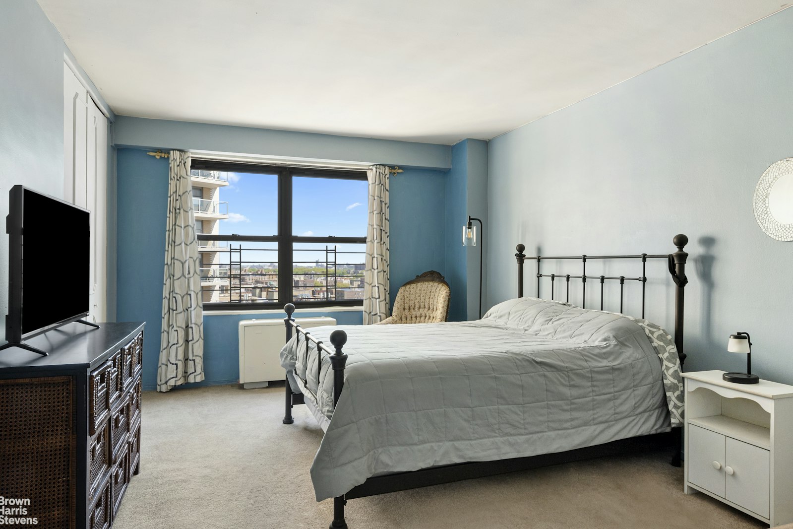 1020 GRAND CONCOURSE, New York, NY 10451, 1 Bedroom Bedrooms, 3 Rooms Rooms,1 BathroomBathrooms,Residential,For Sale,THE EXECUTIVE TOWER,GRAND CONCOURSE,RPLU-63222965574