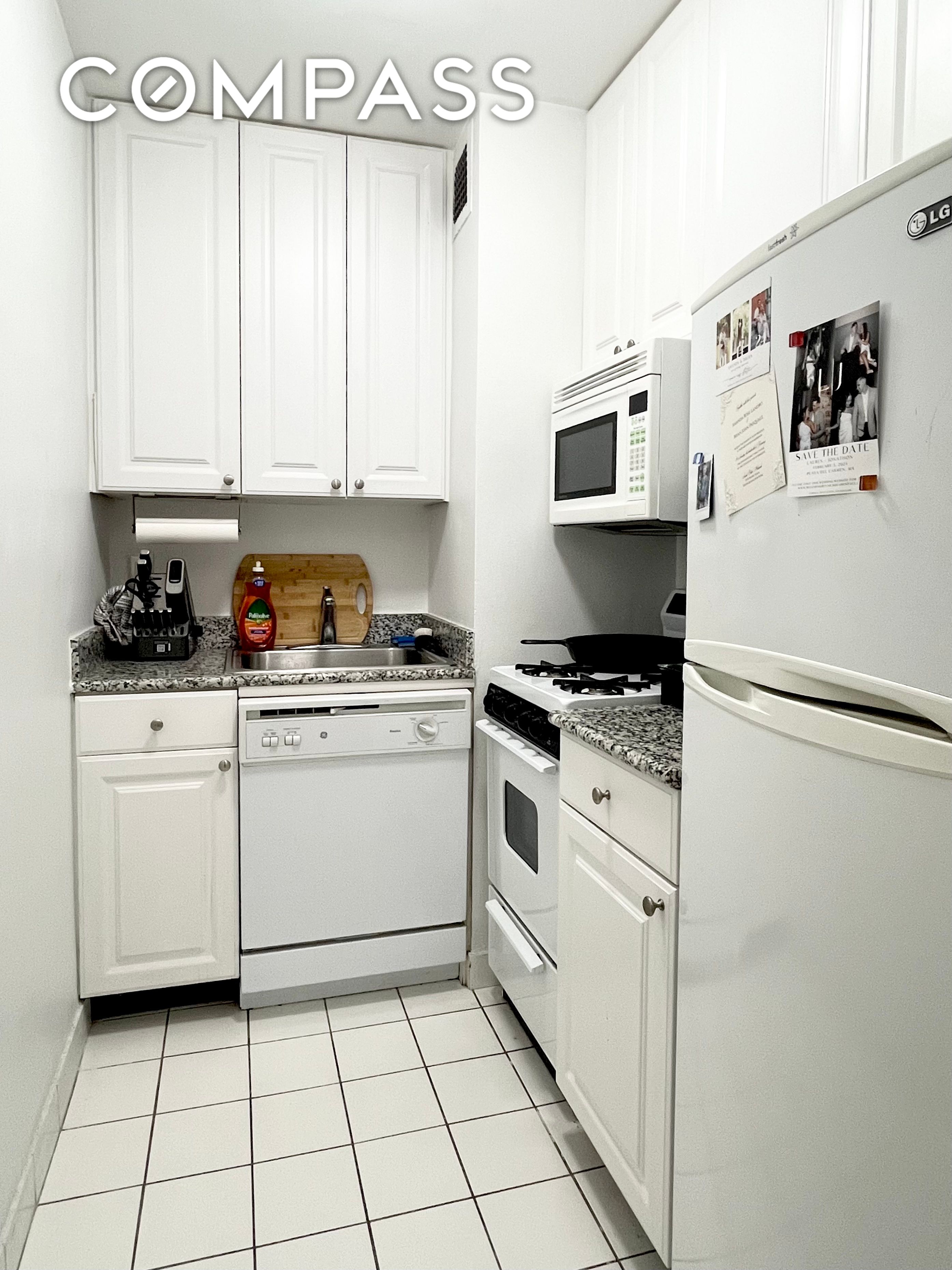 166 E 61st Street, New York, NY 10065, 2 Rooms Rooms,1 BathroomBathrooms,Residential,For Sale,61st,COMP-1569523549930332129