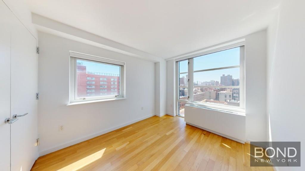 331 East Houston Street 10A, Lower East Side/Chinatown, Downtown, NYC - 1 Bedrooms  
1 Bathrooms  
3 Rooms - 