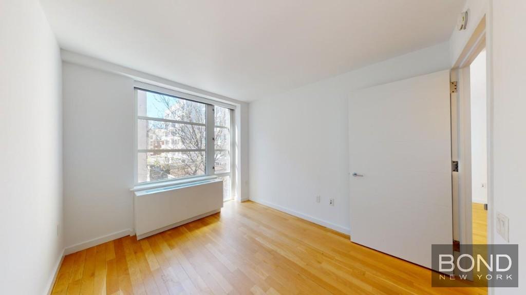 331 East Houston Street 4D, Lower East Side/Chinatown, Downtown, NYC - 1 Bedrooms  
1 Bathrooms  
3 Rooms - 
