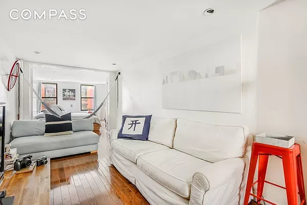 82 East 7th Street 3, East Village, Downtown, NYC - 1 Bathrooms  
1 Rooms - 