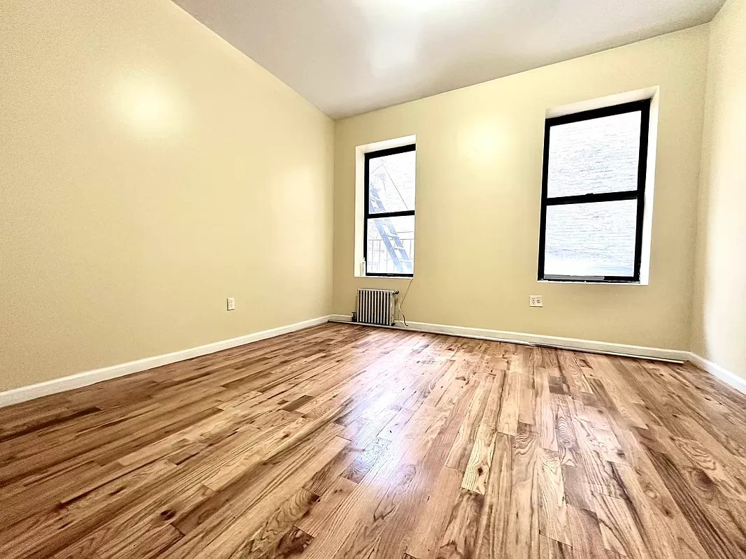 Photo 1 of 667 West 177th Street 4, Upper West Side, NYC, $2,500, Web #: 1074918367