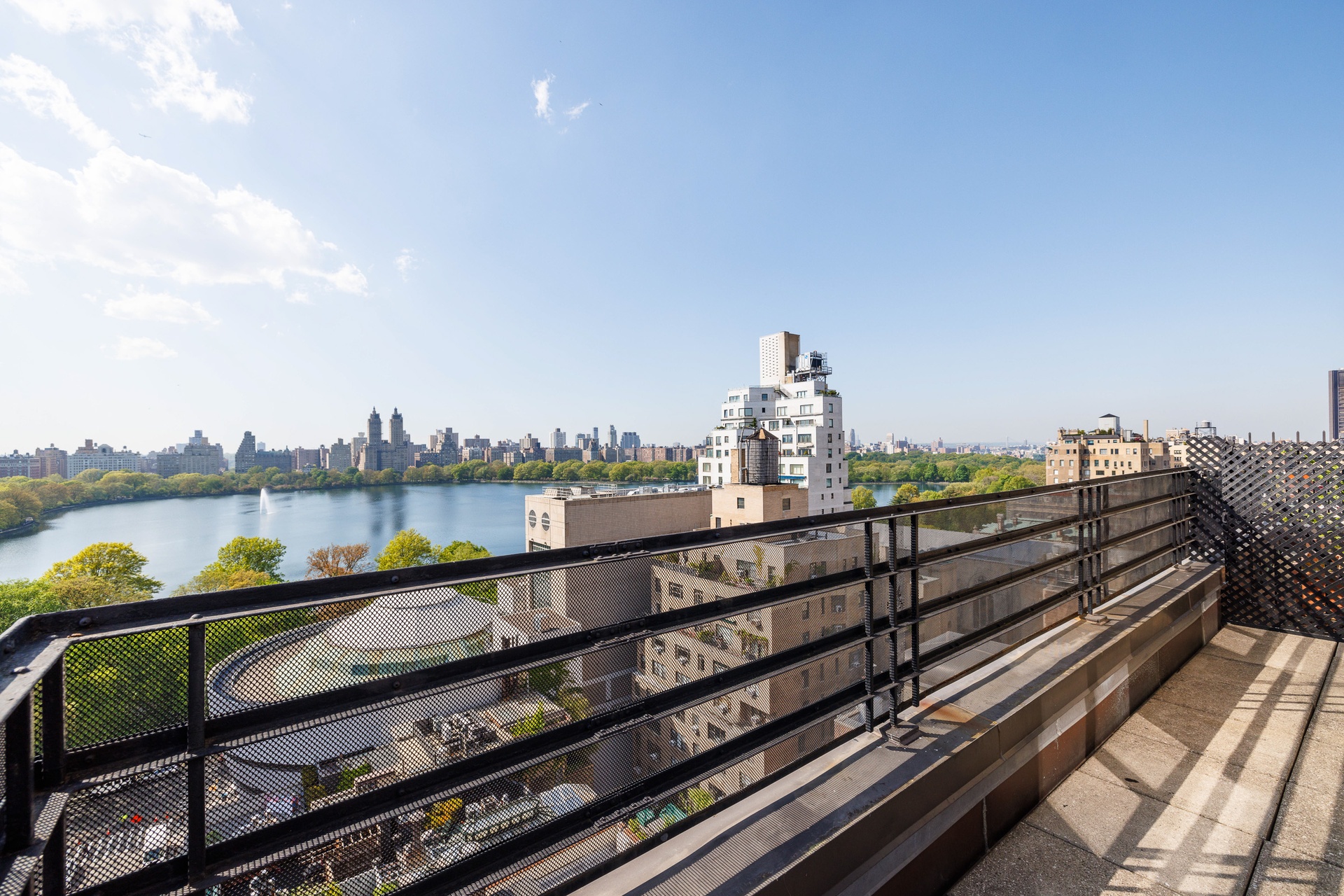 19 East 88th Street Ph-D, Carnegie Hill, Upper East Side, NYC - 2 Bedrooms  
2.5 Bathrooms  
6 Rooms - 