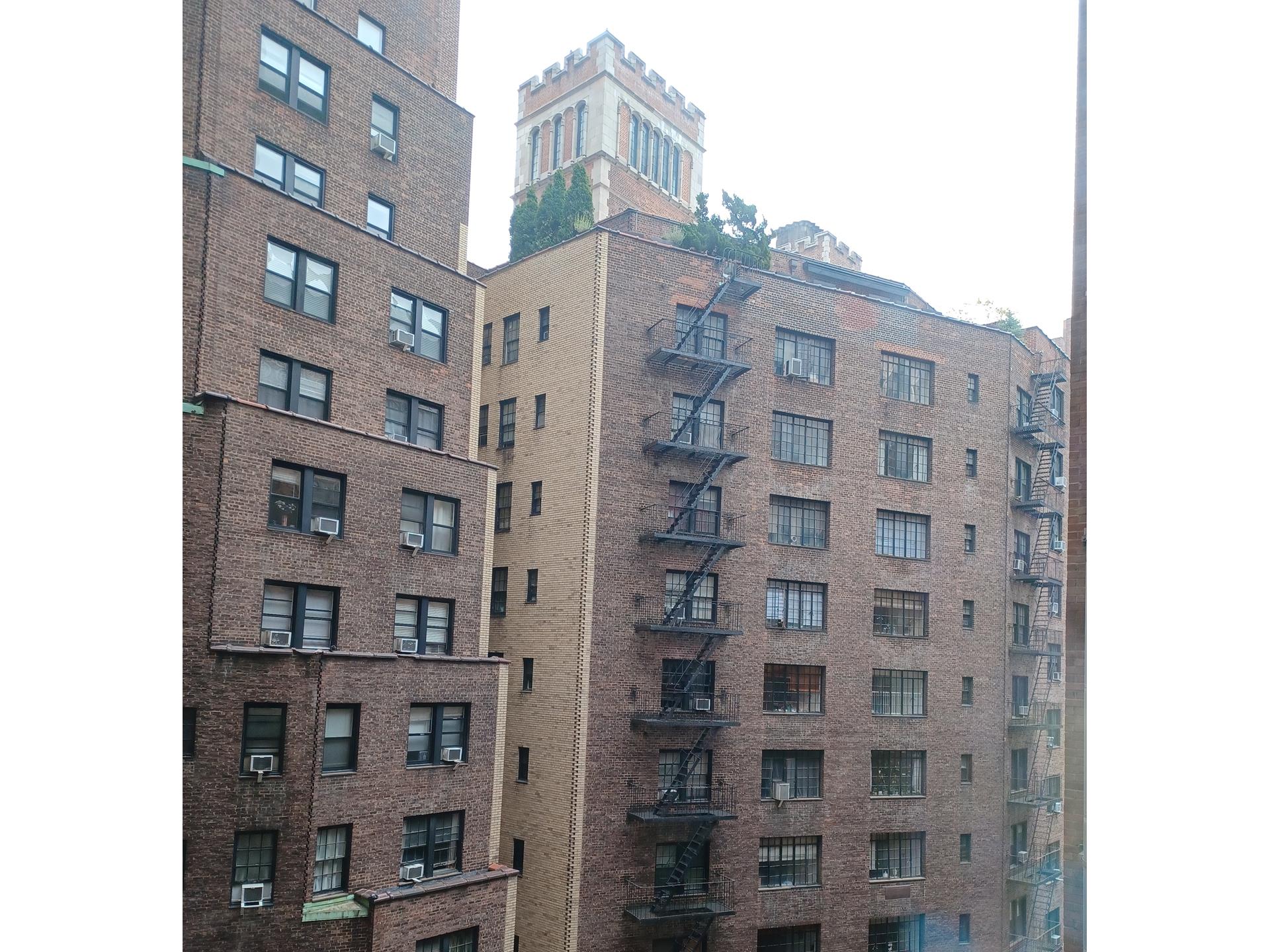 305 E 40TH Street, New York, NY 10017, 2 Rooms Rooms,1 BathroomBathrooms,Residential,For Sale,THE HAMILTON,40TH,RPLU-5122993632