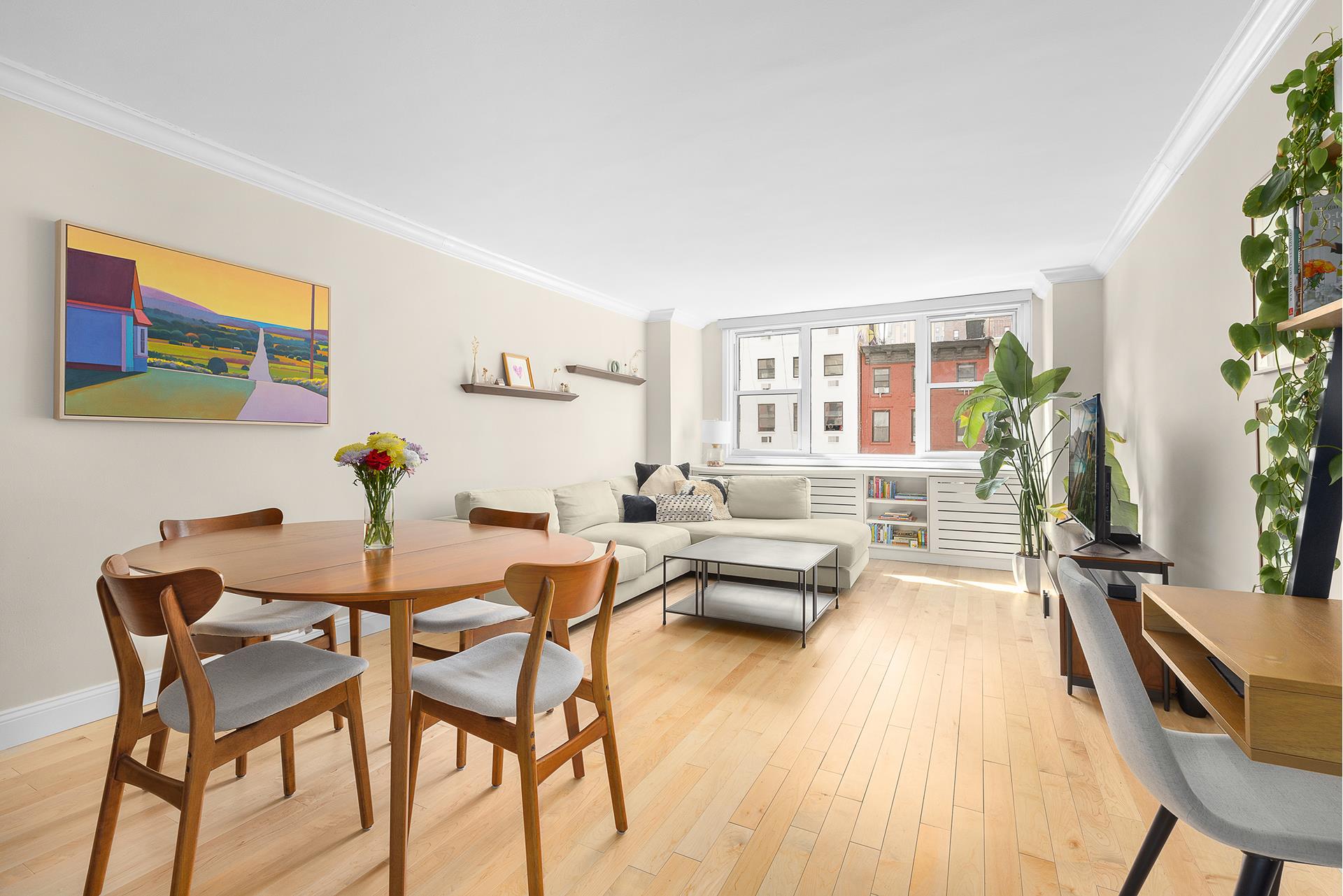 Photo 1 of 77 7th Avenue 4H, Chelsea, NYC, $995,000, Web #: 1074924433