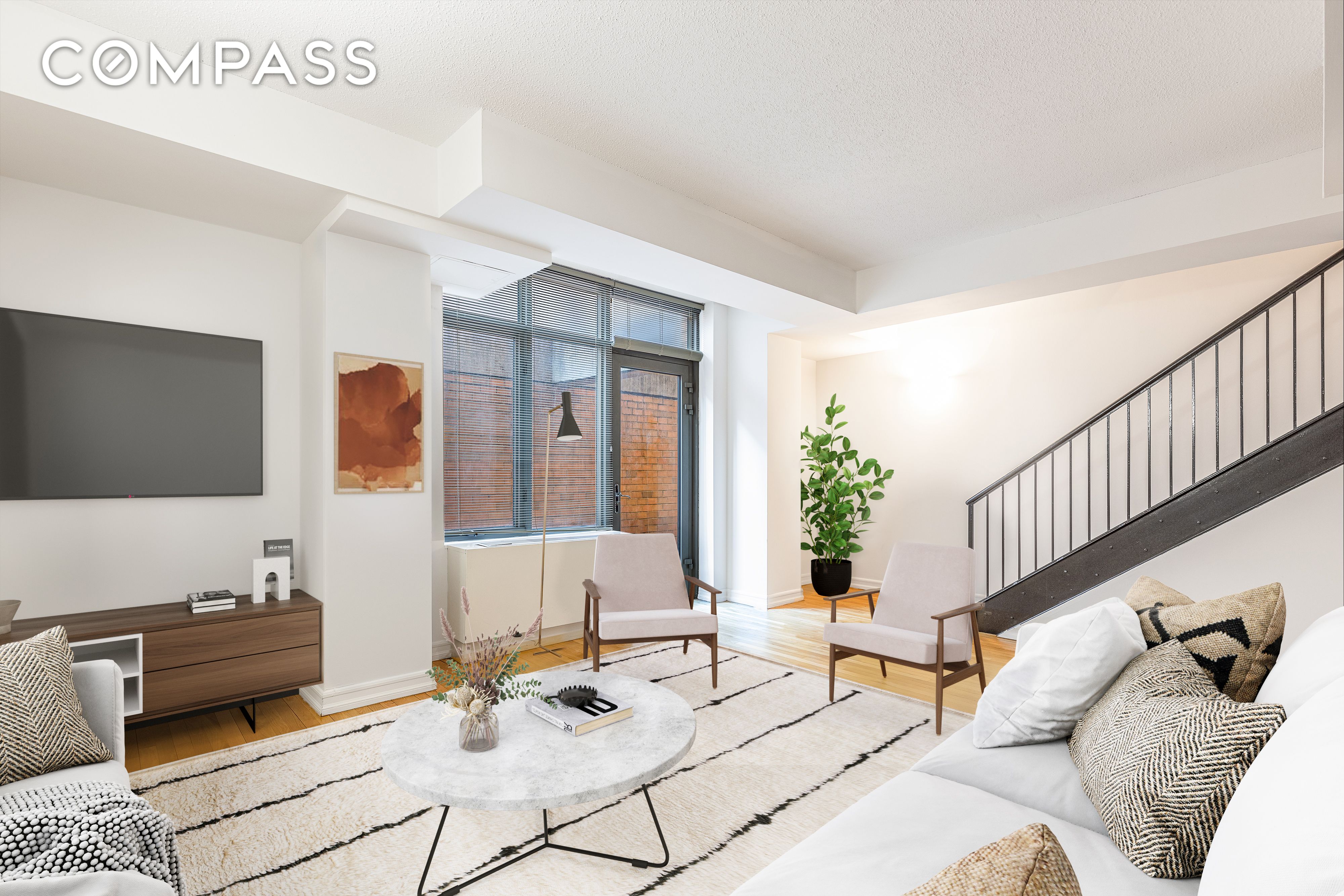 321 West 54th Street 106, Hell S Kitchen, Midtown West, NYC - 3 Bedrooms  
1.5 Bathrooms  
6 Rooms - 