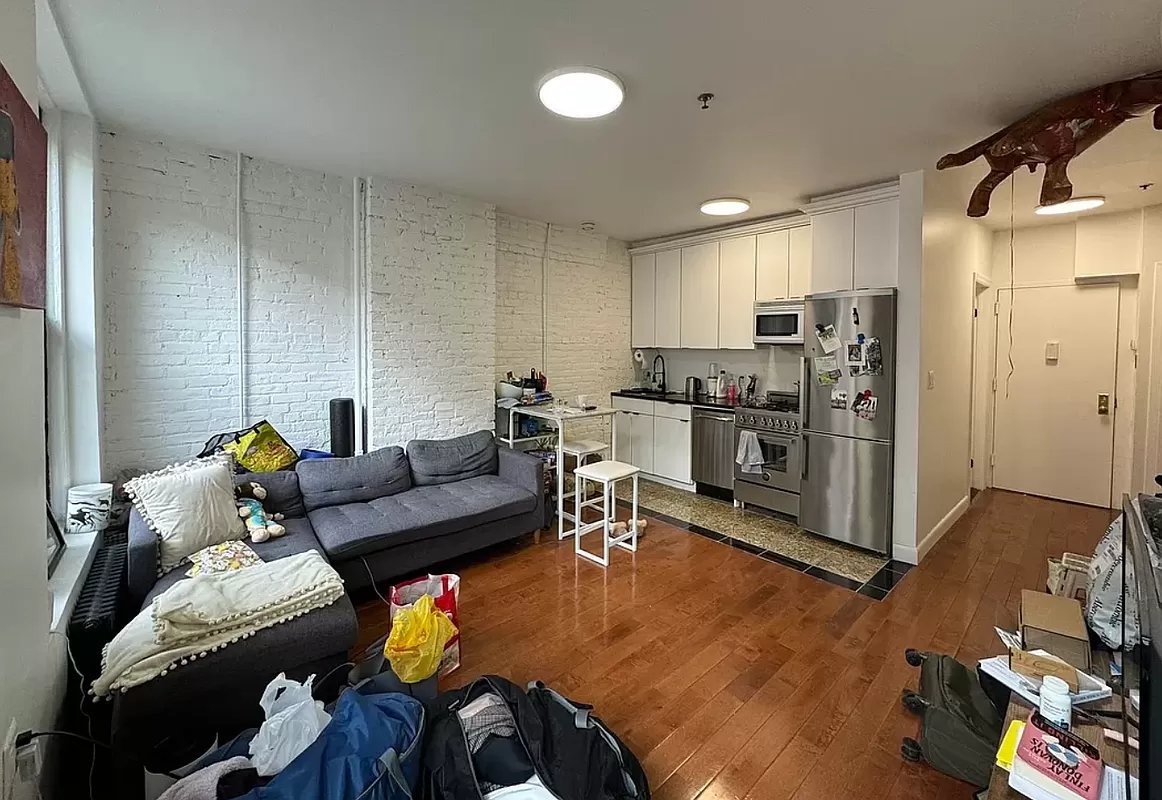 661 Washington Street 7, West Village, Downtown, NYC - 2 Bedrooms  
1 Bathrooms  
4 Rooms - 