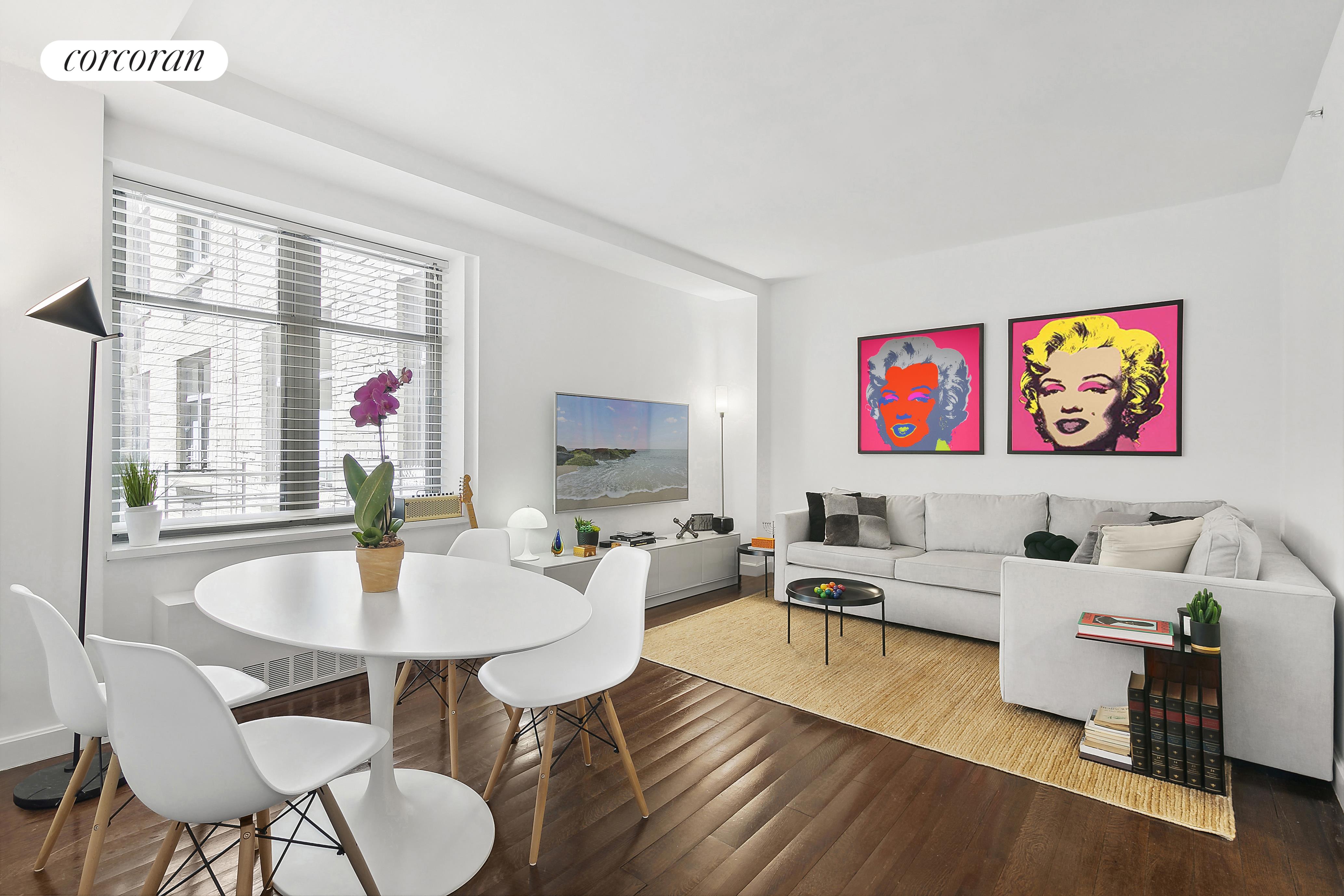 100 West 58th Street 5H, Central Park South, Midtown West, NYC - 1 Bedrooms  
1 Bathrooms  
4 Rooms - 