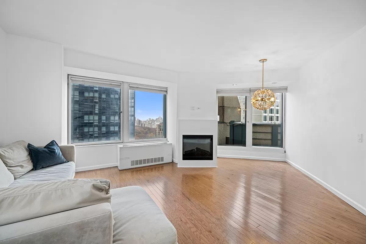 150 West 56th Street 2803, Chelsea And Clinton, Downtown, NYC - 1 Bedrooms  
1.5 Bathrooms  
3 Rooms - 
