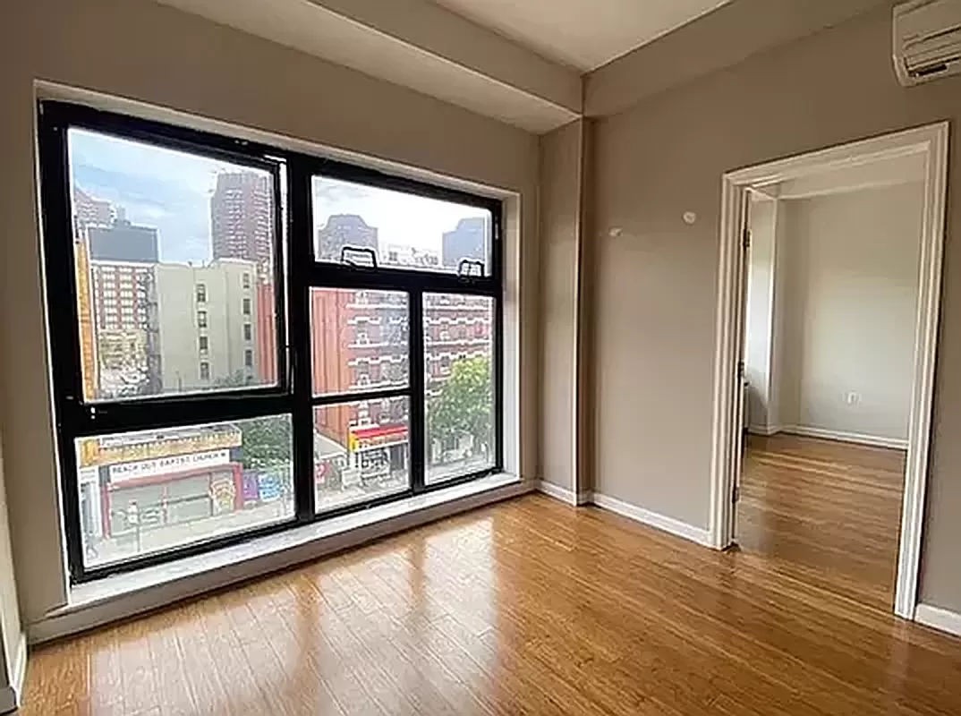 2147 2nd Avenue 7A, Harlem, Upper Manhattan, NYC - 2 Bedrooms  
1 Bathrooms  
5 Rooms - 