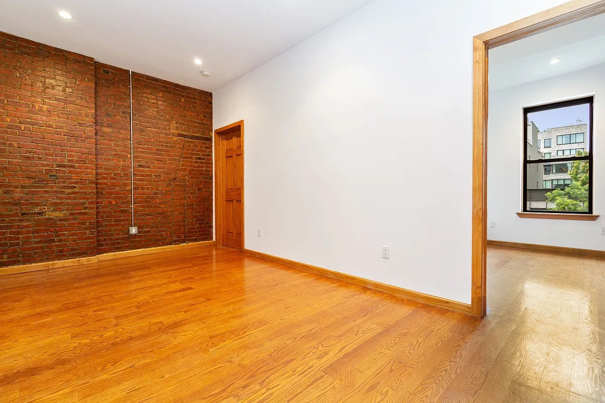 203 East 14th Street 6, Gramercy Park, Downtown, NYC - 3 Bedrooms  
2 Bathrooms  
5 Rooms - 