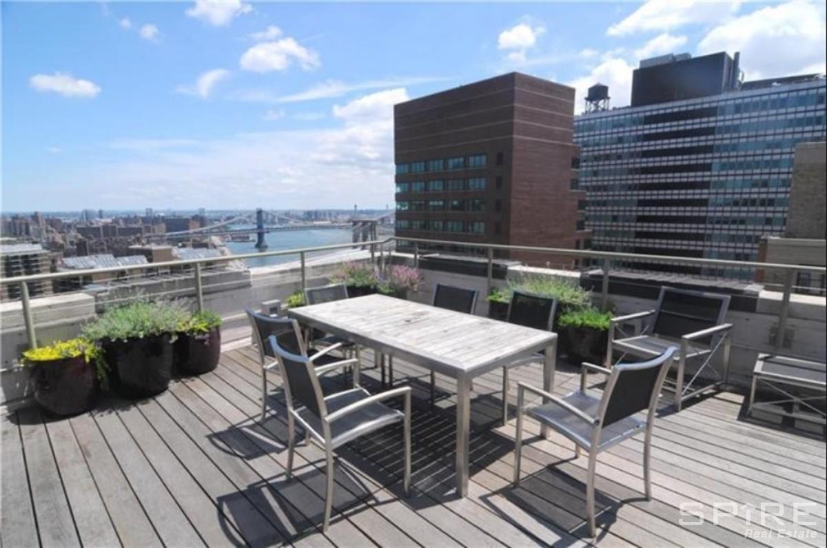99 John Street 906, Financial District, Downtown, NYC - 3 Bedrooms  
2 Bathrooms  
5 Rooms - 