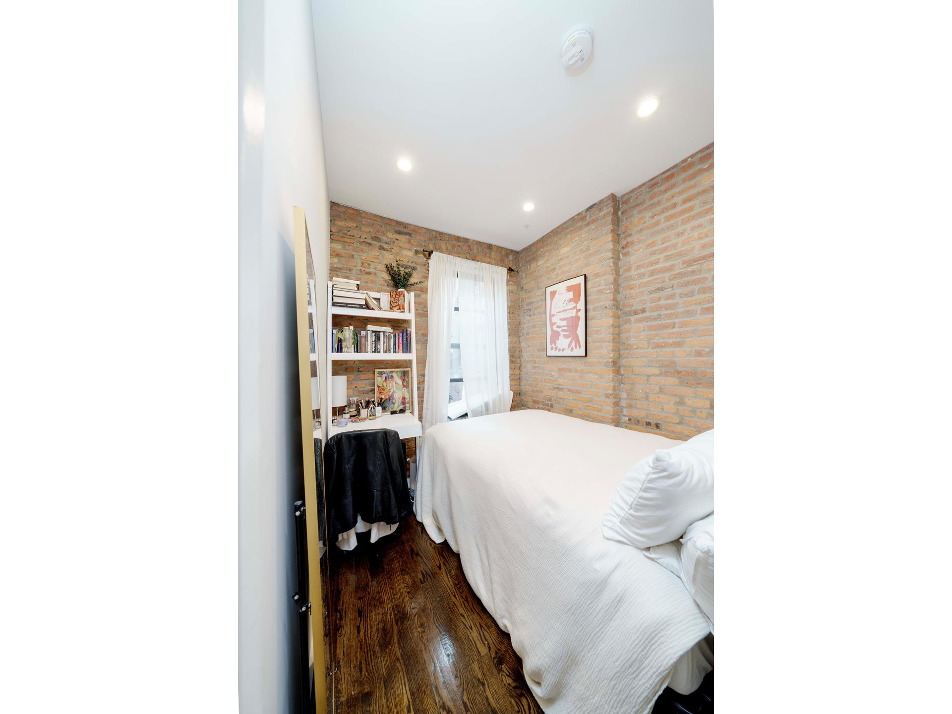 Photo 1 of 332 East 19th Street 12A, Gramercy Park, NYC, $6,000, Web #: 1074986130