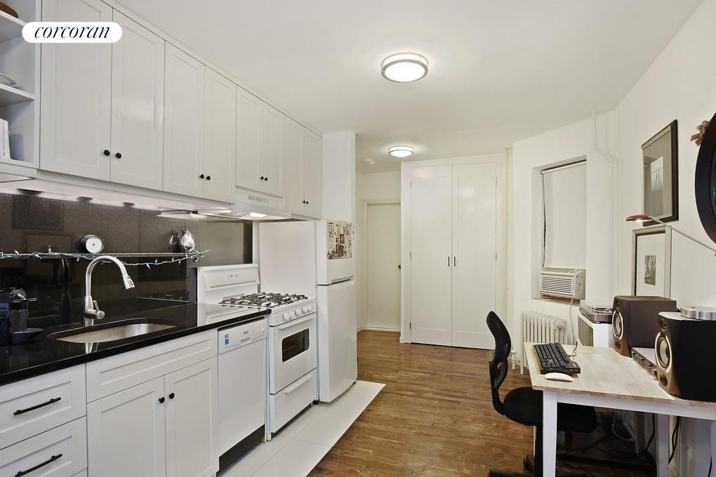 256 West 15th Street Grde, Chelsea, Downtown, NYC - 1 Bathrooms  
2 Rooms - 