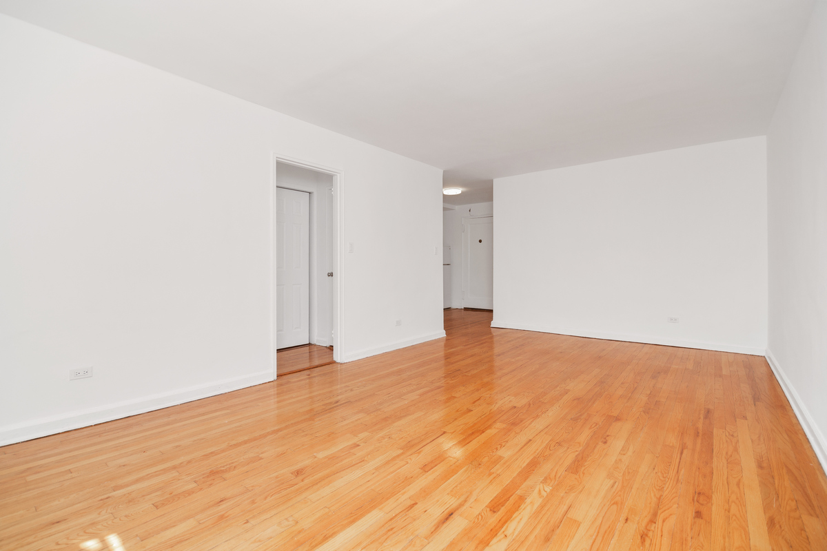 105-25 67TH Avenue, New York, NY 11375, 2 Rooms Rooms,1 BathroomBathrooms,Residential,For Sale,Quality & Ruskin,67TH,RPLU-217123005073