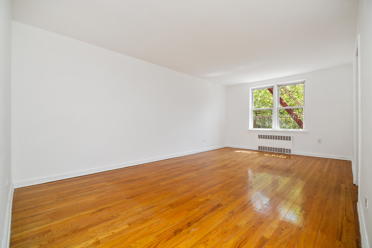 105-25 67TH Avenue, New York, NY 11375, 2 Rooms Rooms,1 BathroomBathrooms,Residential,For Sale,Quality & Ruskin,67TH,RPLU-217123005073