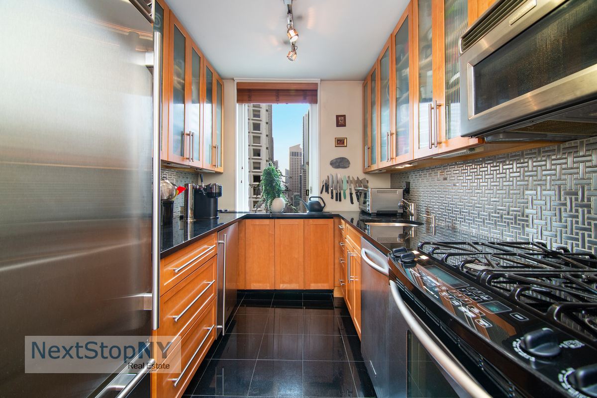 245 East 54th Street 28D, Sutton, Midtown East, NYC - 1 Bedrooms  
1 Bathrooms  
3 Rooms - 
