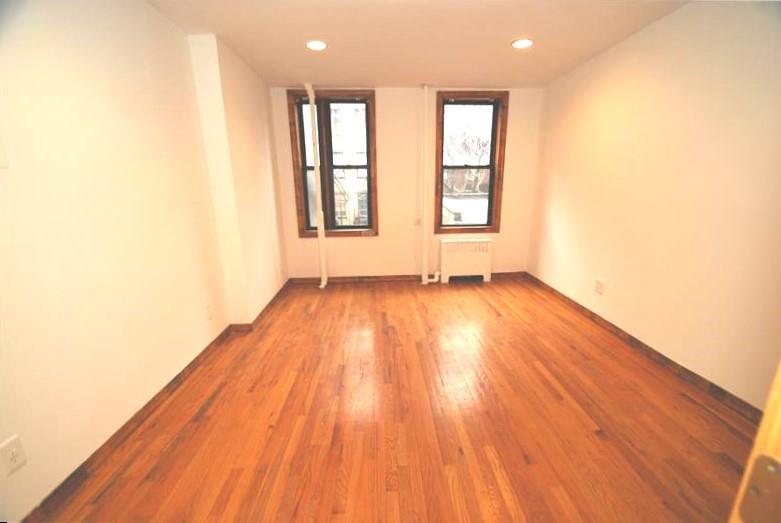 259 West 19th Street 3-E, Chelsea, Downtown, NYC - 2 Bedrooms  
1 Bathrooms  
4 Rooms - 
