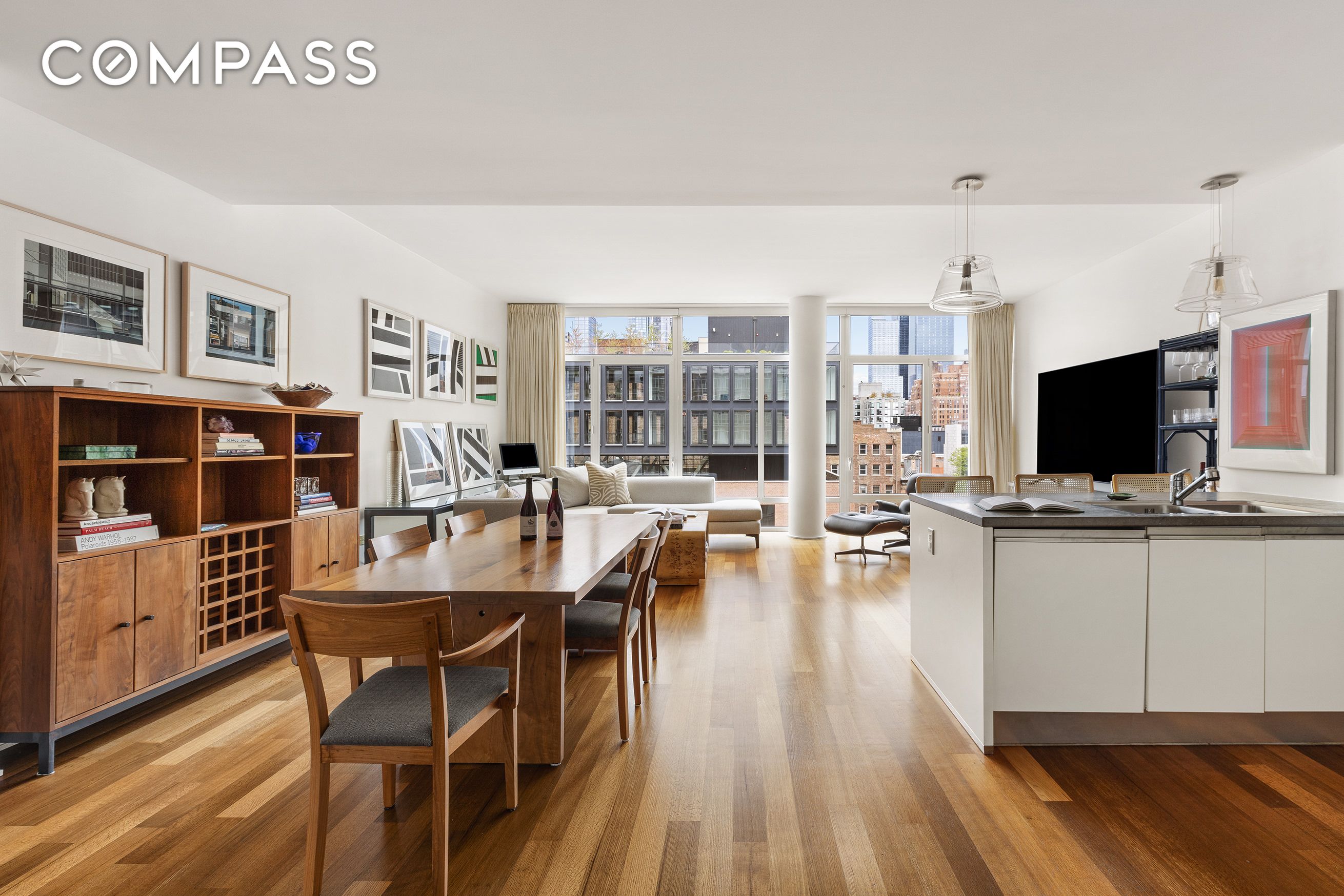 520 West 19th Street 8A, Chelsea, Downtown, NYC - 2 Bedrooms  
2.5 Bathrooms  
5 Rooms - 