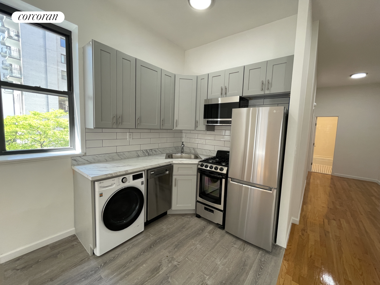 315 East 57th Street 4A, Sutton, Midtown East, NYC - 2 Bedrooms  
1 Bathrooms  
4 Rooms - 