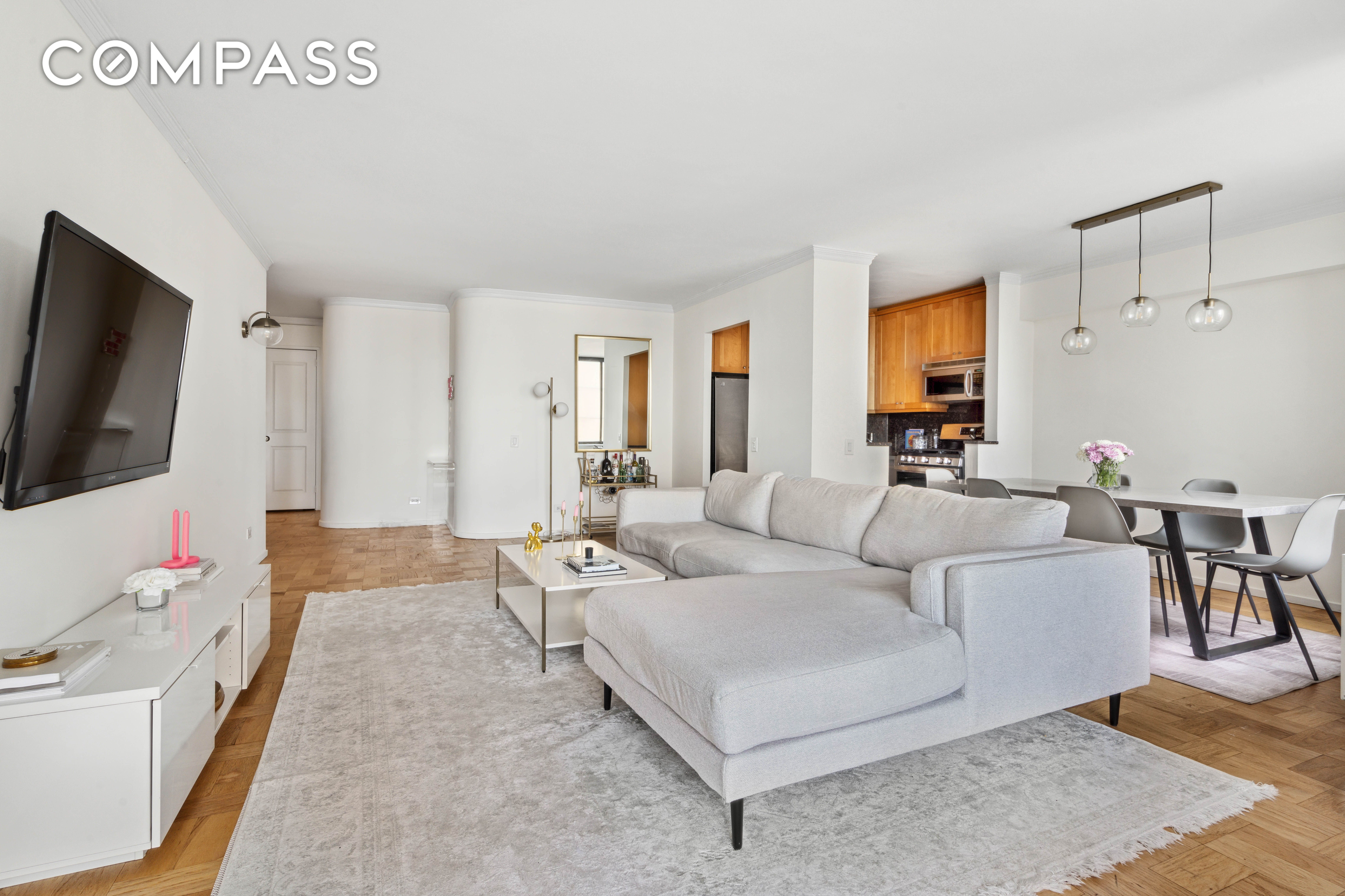 311 East 38th Street 25C, Murray Hill, Midtown East, NYC - 2 Bedrooms  
2 Bathrooms  
4 Rooms - 