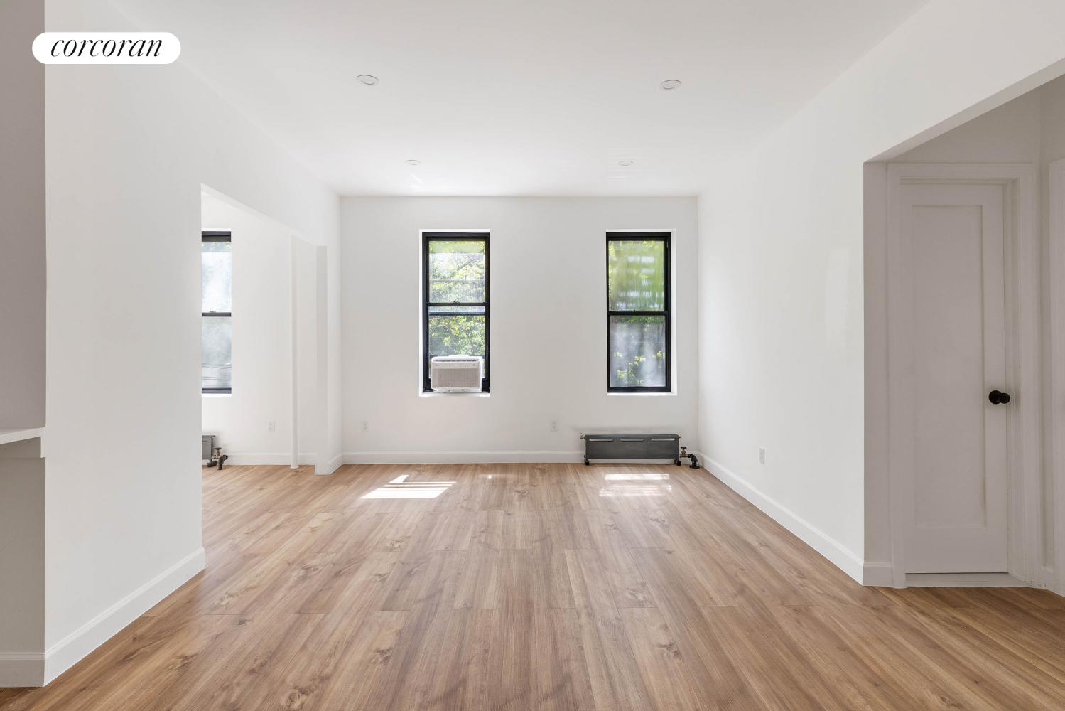 425 14th Street C2, South Slope, Brooklyn, New York - 1 Bedrooms  
1 Bathrooms  
4 Rooms - 