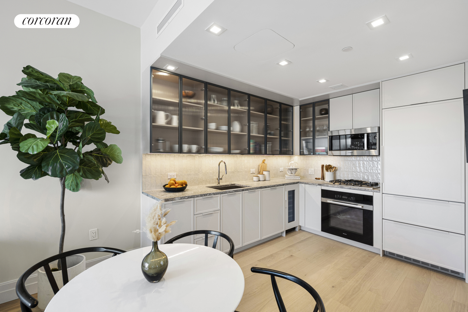 222 E Broadway, #9C