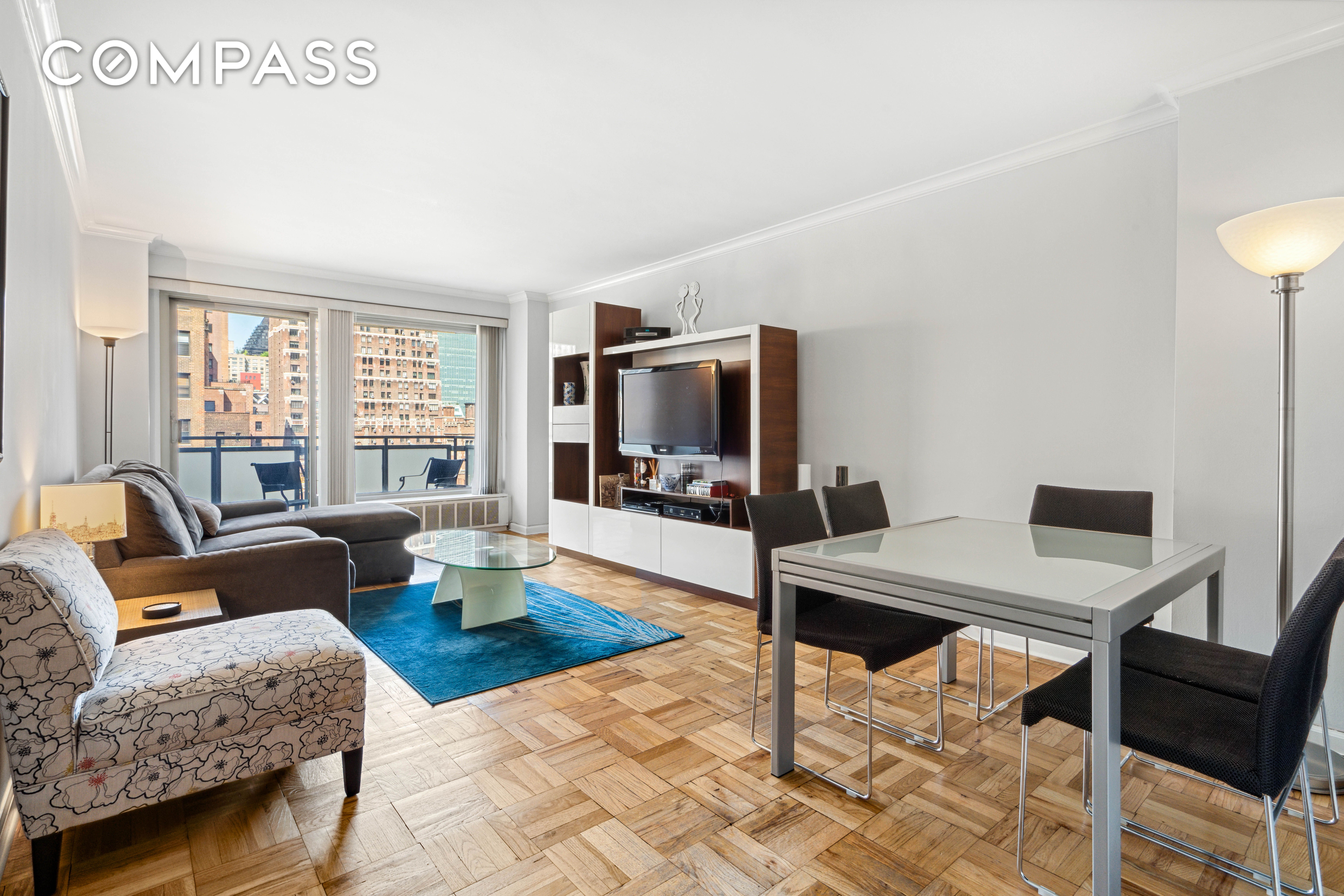 300 East 40th Street 18W, Murray Hill, Midtown East, NYC - 1 Bedrooms  
1 Bathrooms  
3 Rooms - 