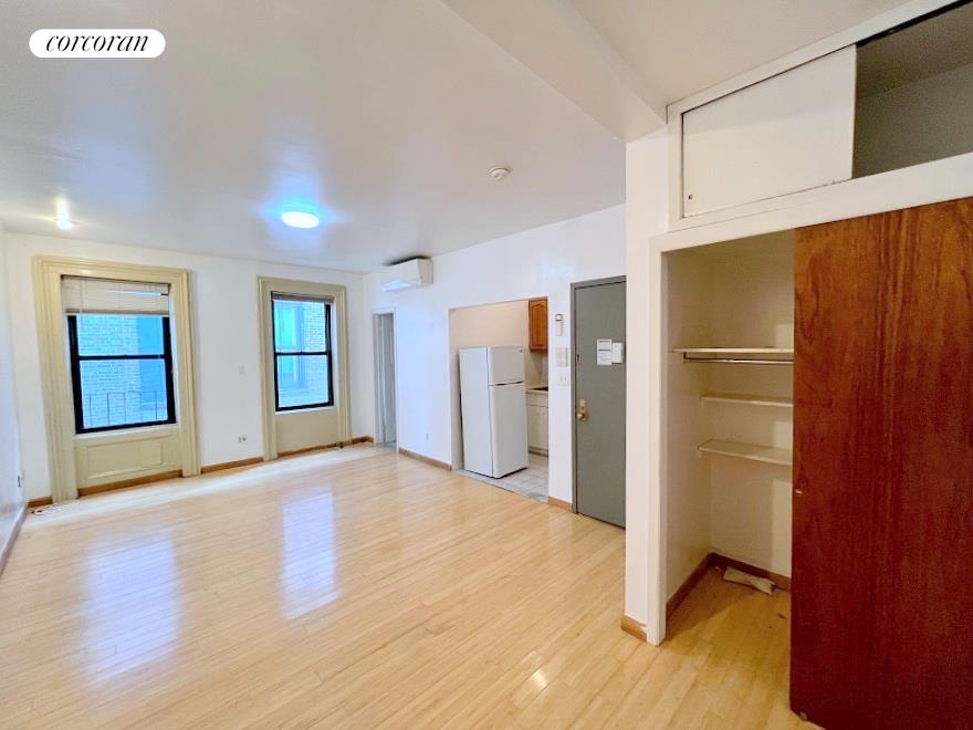 650 10th Avenue 4R, Hells Kitchen, Midtown West, NYC - 1 Bathrooms  
1 Rooms - 