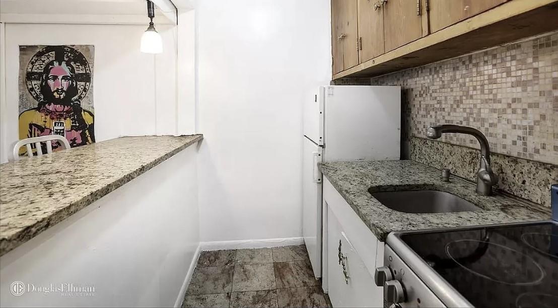 465 West 49th Street 2A, Hells Kitchen, Midtown West, NYC - 1 Bathrooms  
3 Rooms - 