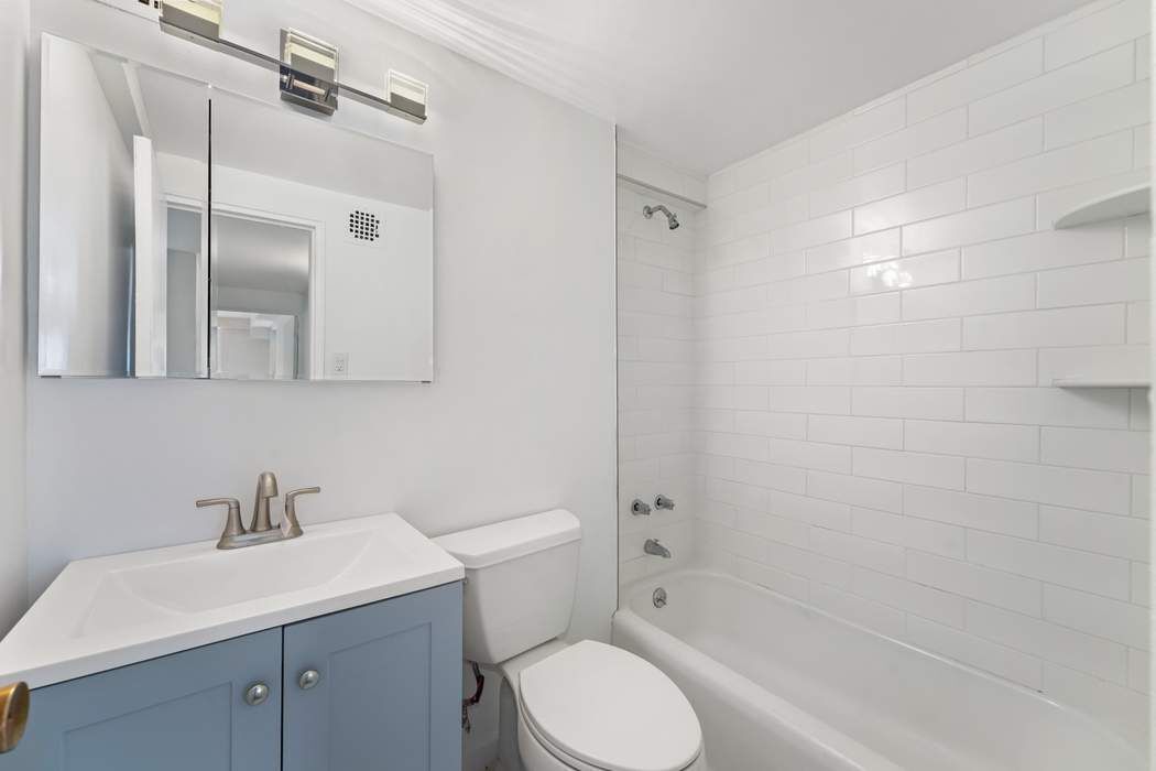 4901 Henry Hudson Parkway, New York, NY 10471, 1 Bedroom Bedrooms, 3 Rooms Rooms,1 BathroomBathrooms,Residential,For Sale,Windsor North,Henry Hudson,PRCH-8364766