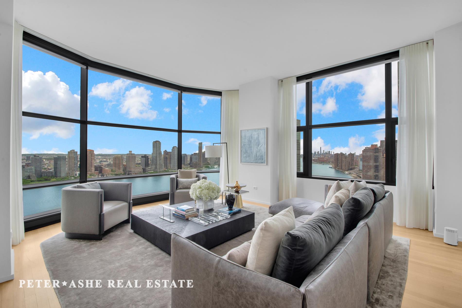 50 United Nations Plaza 31-A, Turtle Bay, Midtown East, NYC - 3 Bedrooms  
3 Bathrooms  
7 Rooms - 