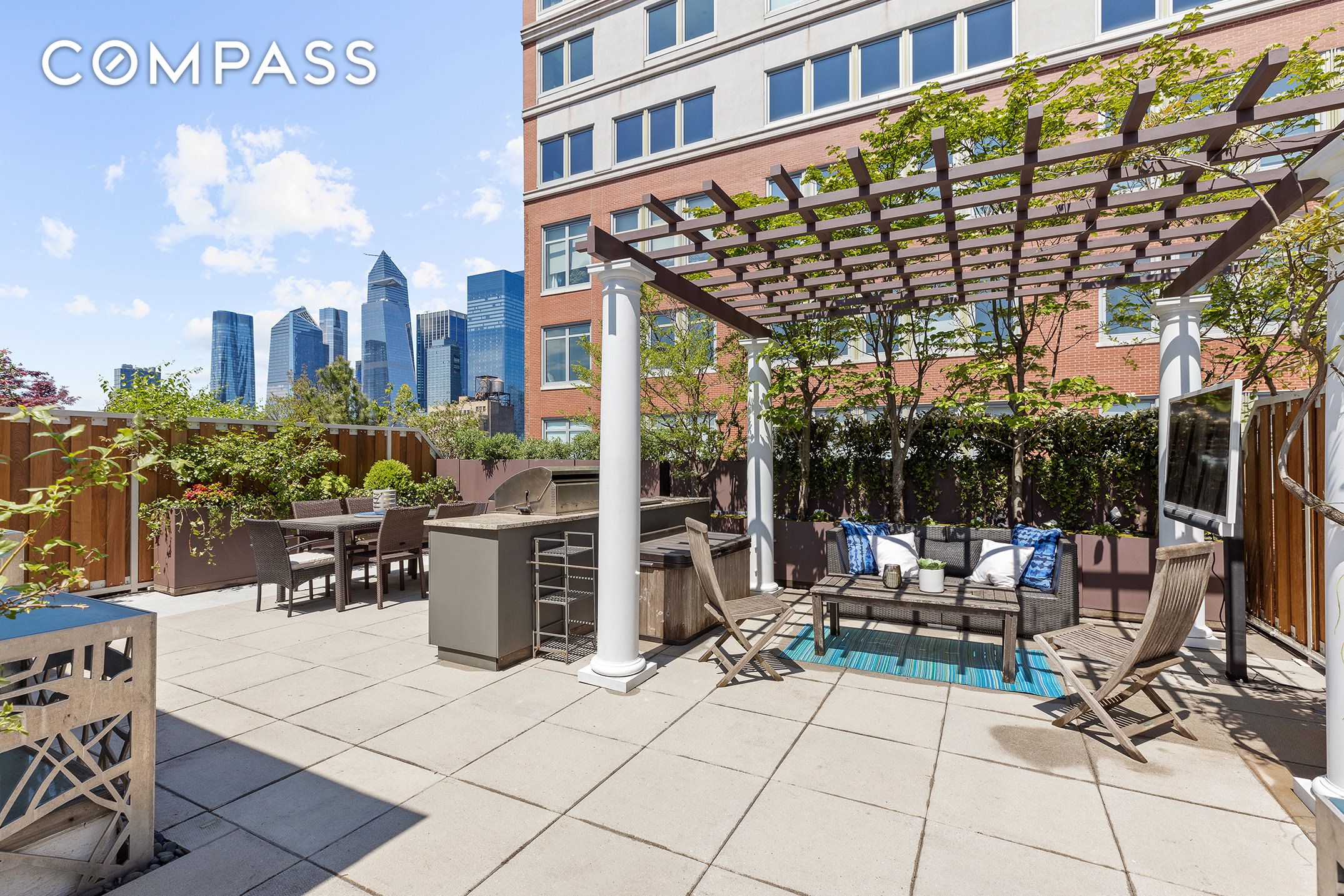 252 7th Avenue Phy, Chelsea, Downtown, NYC - 2 Bedrooms  
3.5 Bathrooms  
4 Rooms - 