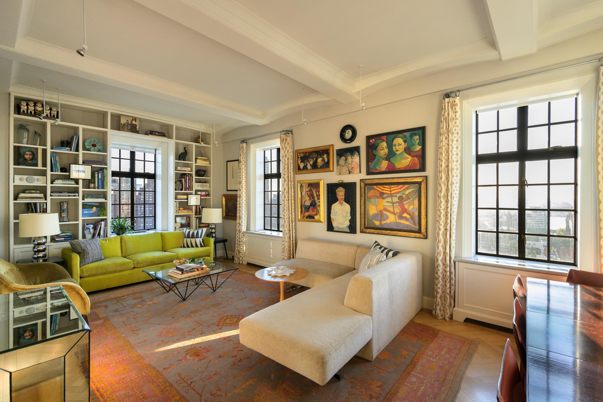 12 West 72nd Street Pha, Lincoln Sq, Upper West Side, NYC - 3 Bedrooms  
2.5 Bathrooms  
6 Rooms - 