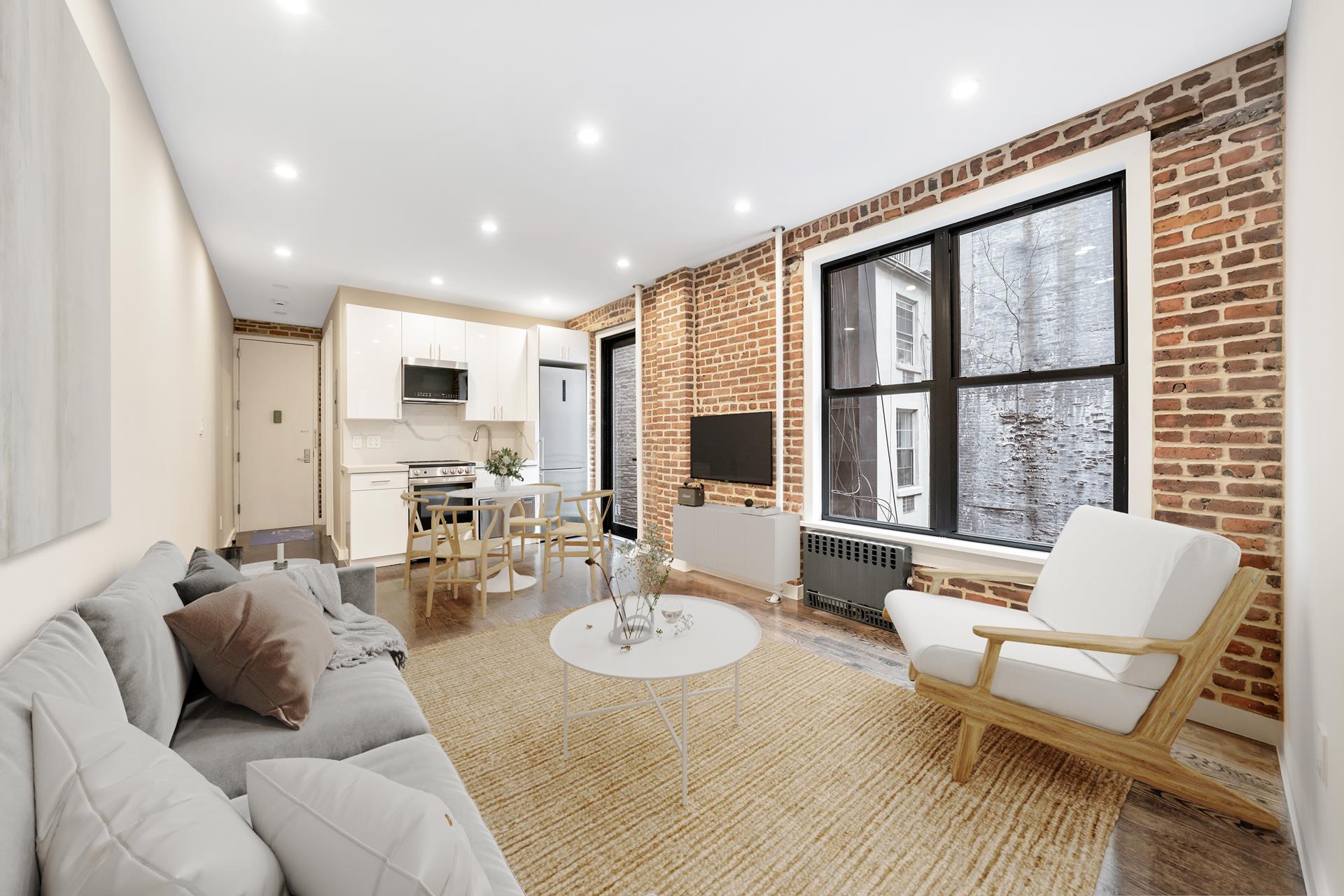 228 8th Avenue 4, Chelsea, Downtown, NYC - 3 Bedrooms  
1 Bathrooms  
5 Rooms - 