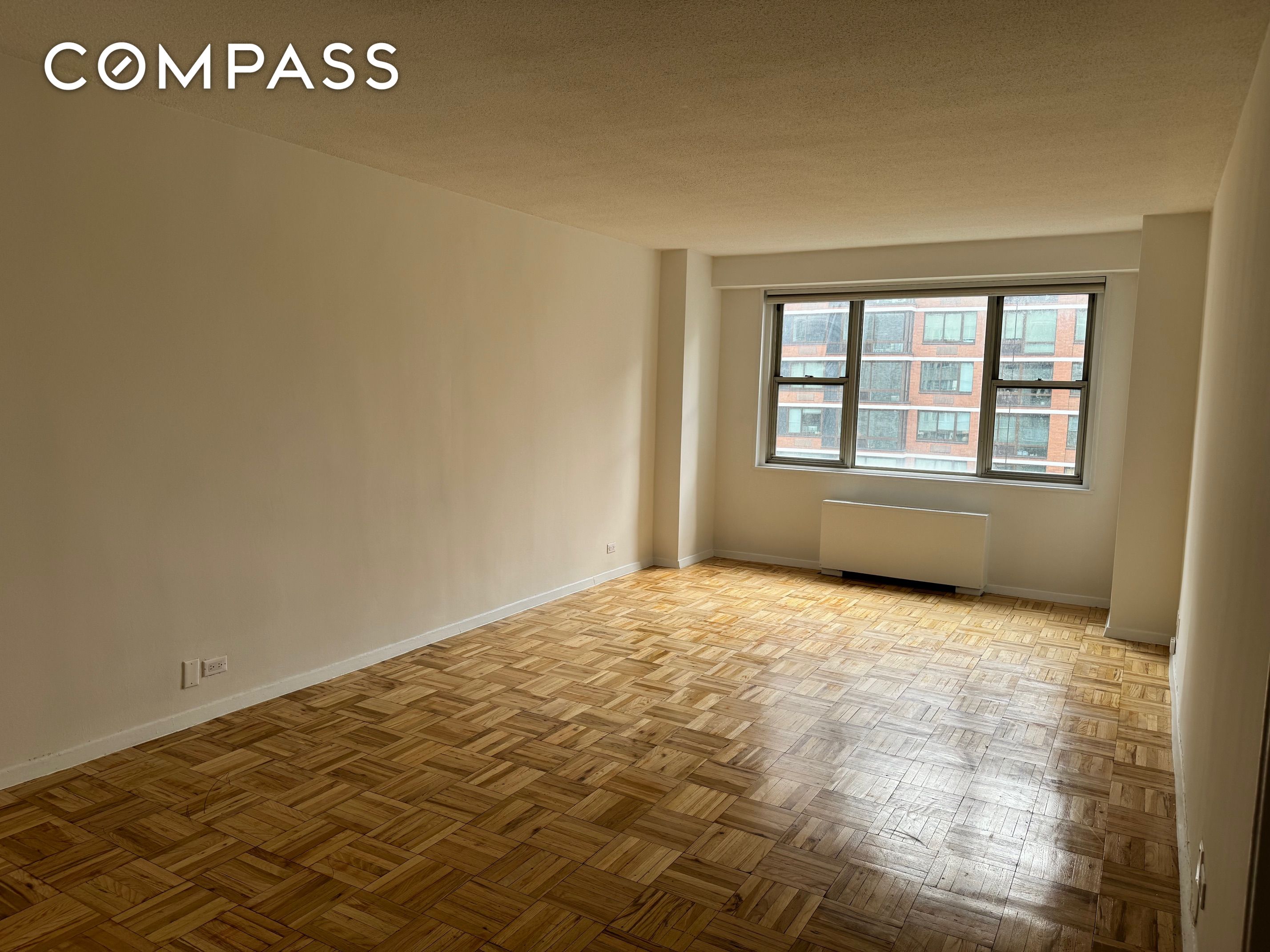 300 East 40th Street 22P, Murray Hill, Midtown East, NYC - 1 Bedrooms  
1 Bathrooms  
4 Rooms - 