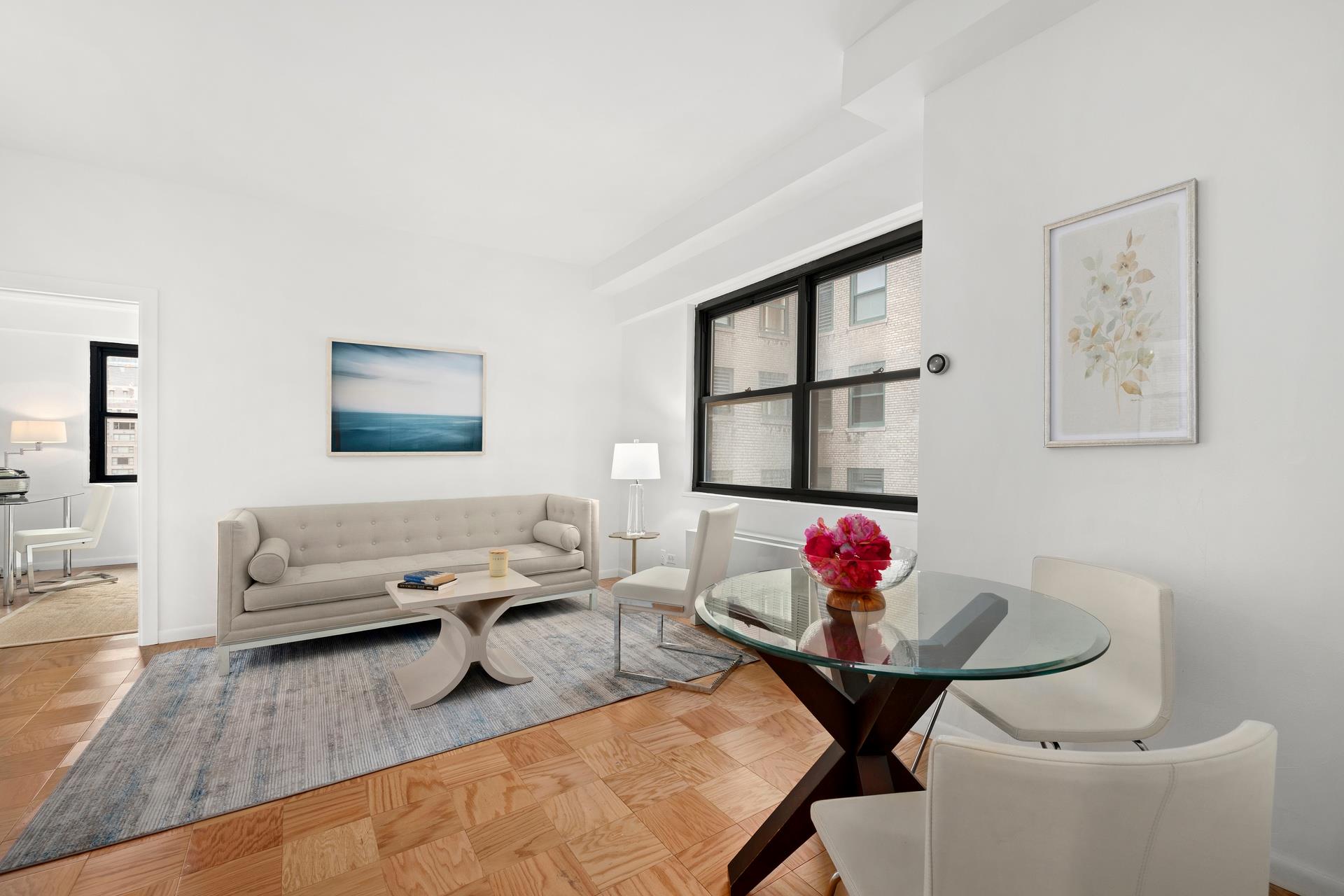 58 West 58th Street 9F, Central Park South, Midtown West, NYC - 1 Bedrooms  
1 Bathrooms  
4 Rooms - 