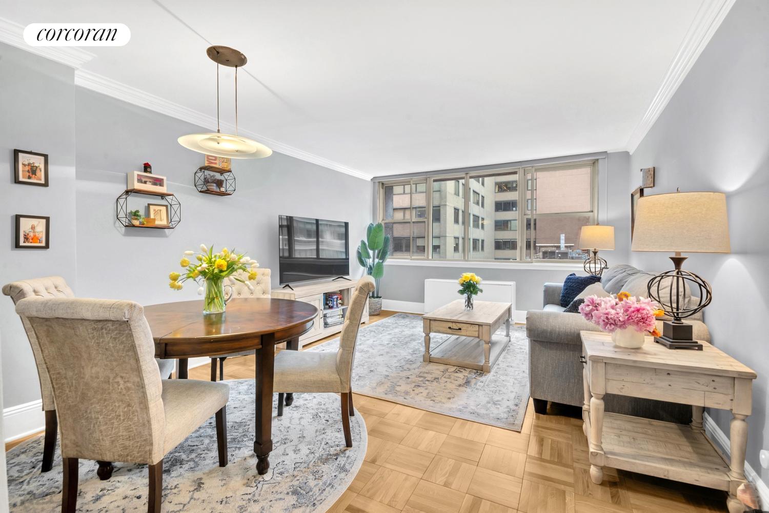 200 East 58th Street 5E, Sutton, Midtown East, NYC - 1 Bedrooms  
1 Bathrooms  
3 Rooms - 
