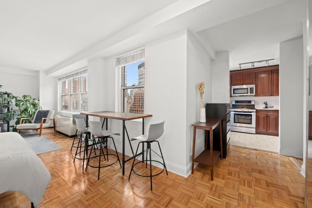 251 E 32nd Street, New York, NY 10016, 2 Rooms Rooms,1 BathroomBathrooms,Residential,For Sale,32nd,OLRS-108318