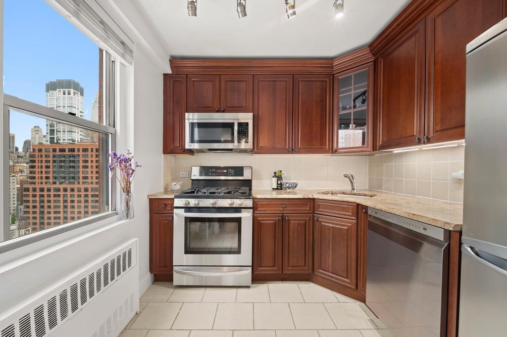 251 E 32nd Street, New York, NY 10016, 2 Rooms Rooms,1 BathroomBathrooms,Residential,For Sale,32nd,OLRS-108318