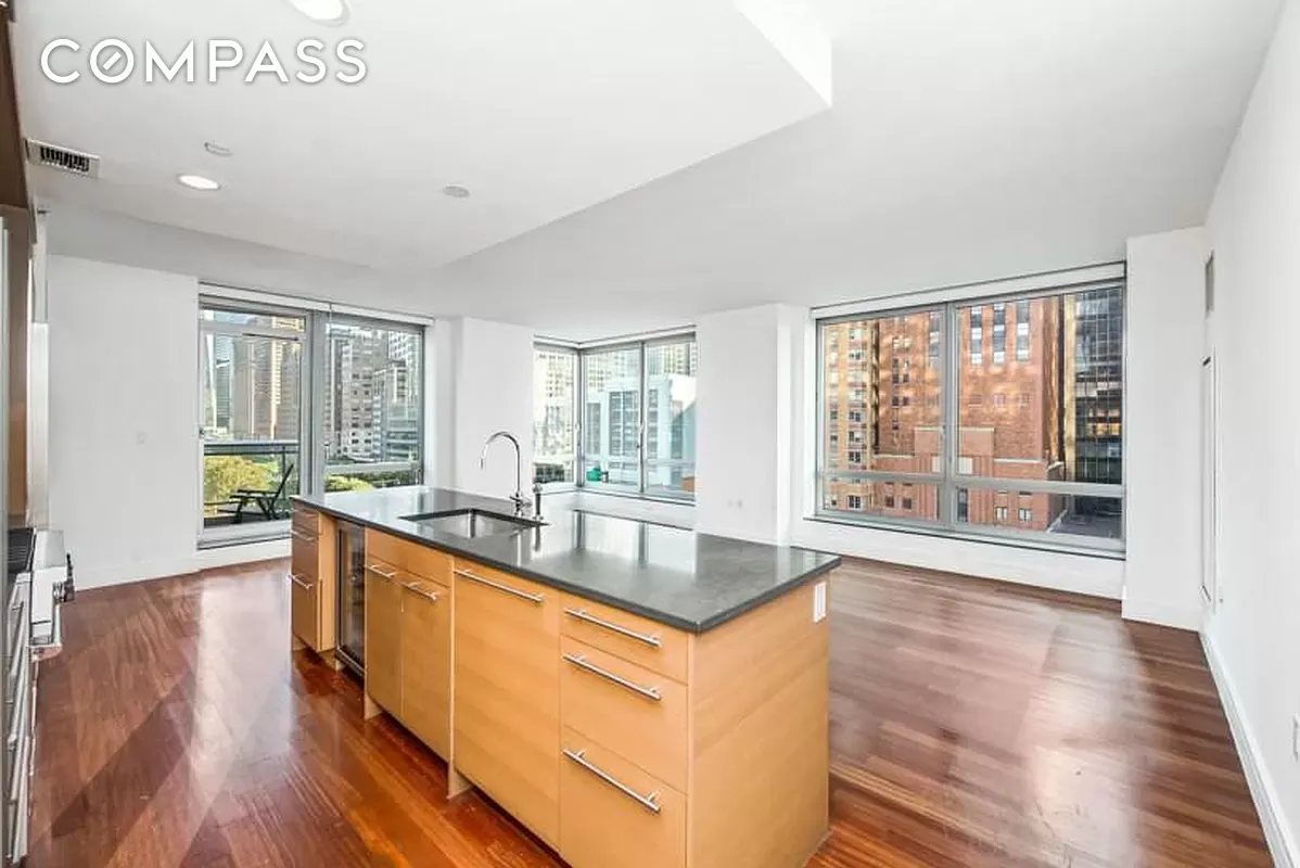 30 West Street 6B, Battery Park City, Downtown, NYC - 2 Bedrooms  
2.5 Bathrooms  
5 Rooms - 