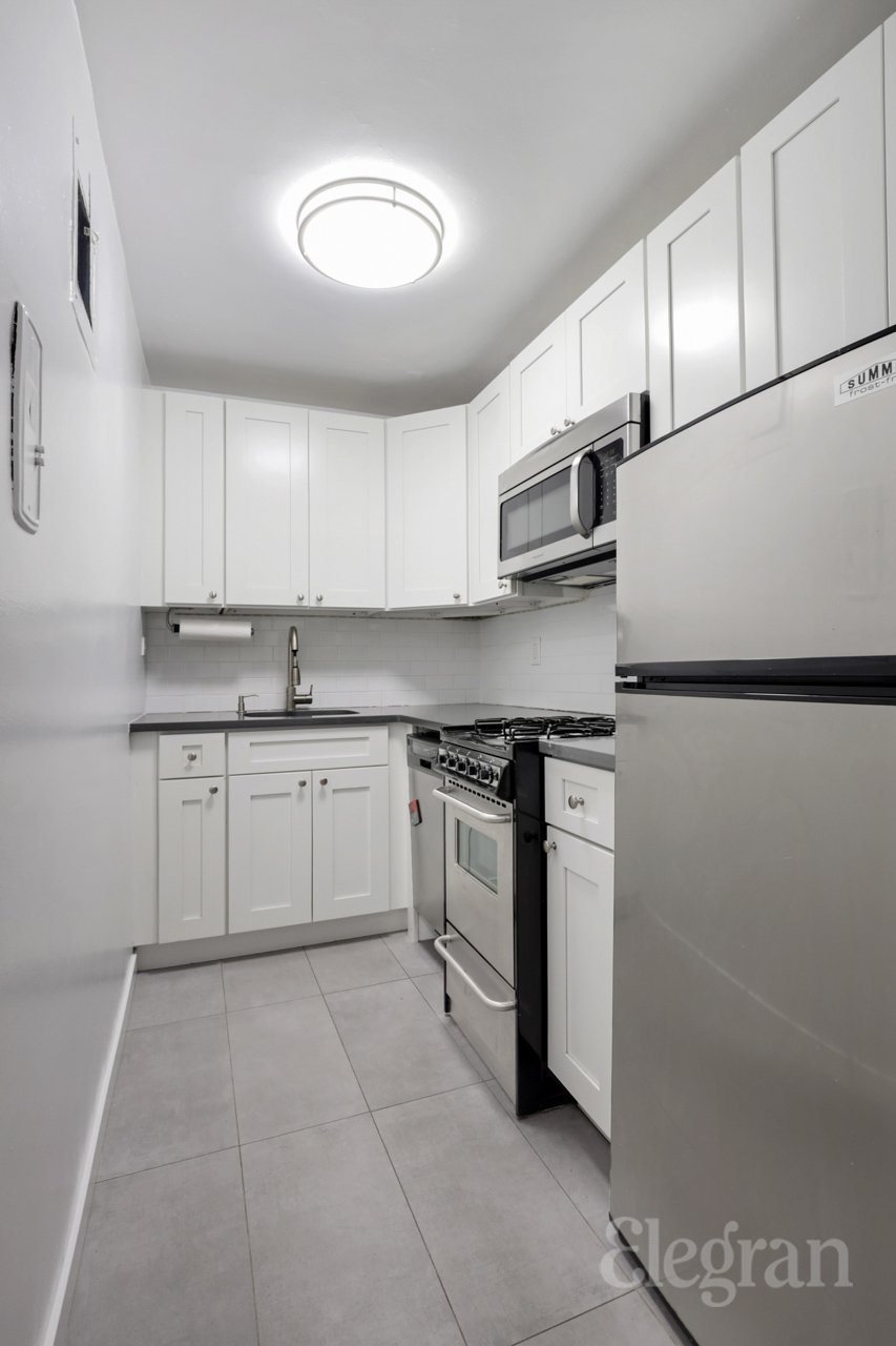 333 E 14th Street, New York, NY 10003, 2 Rooms Rooms,1 BathroomBathrooms,Residential,For Sale,14th,OLRS-32959