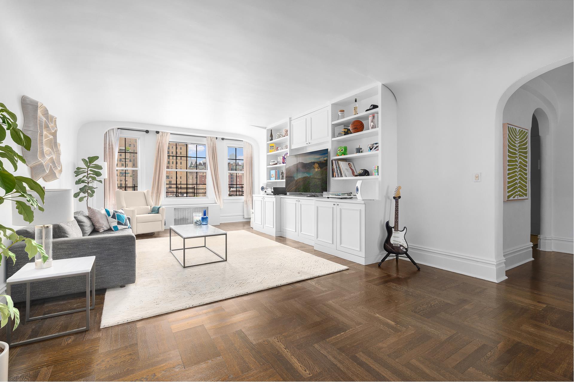 161 West 75th Street 13A, Upper West Side, Upper West Side, NYC - 3 Bedrooms  
2.5 Bathrooms  
6 Rooms - 