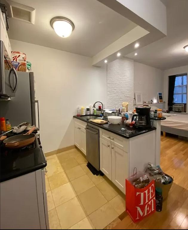 441 East 83rd Street 1C, Yorkville, Upper East Side, NYC - 1 Bathrooms  
2 Rooms - 